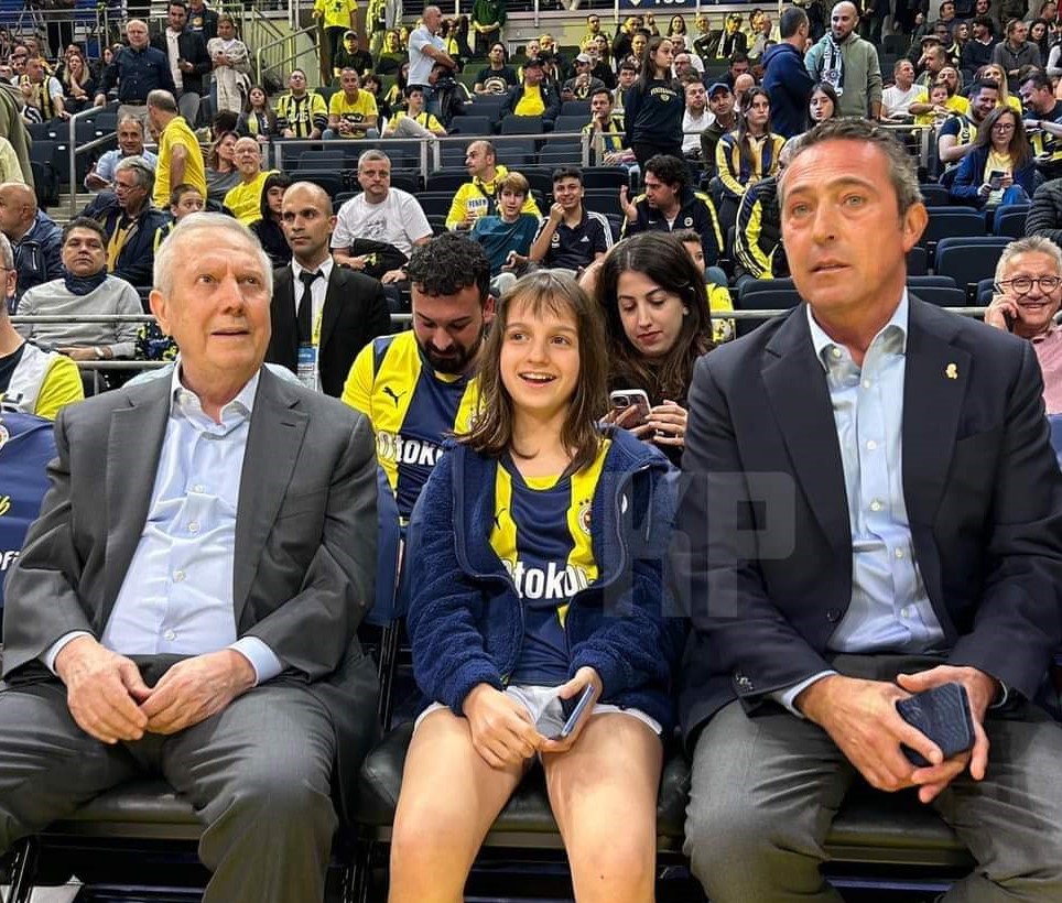 ALİ KOÇ İLE AZİZ YILDIRIM BASKETBOL MAÇINI BİRLİKTE İZLEDİ, FENERBAHÇELİLER MUTLU OLDU