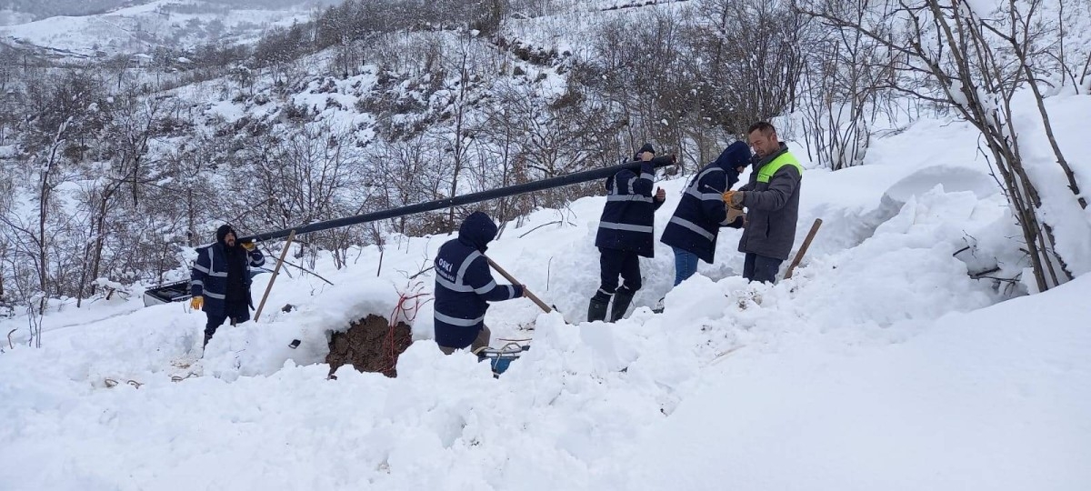 Büyükşehir, Kar ve Kışa Rağmen Çalışmalara Devam Ediyor