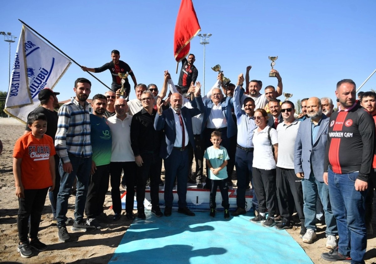 Başkan Büyükkılıç, Atlı Cirit Ustalarına Ödüllerini Verdi