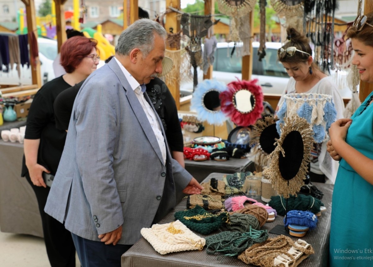 Maharetli Eller' Tekrar Harman Meydanı'nda