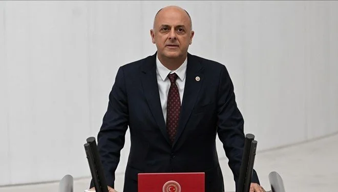 Bağımsız Milletvekili Ümit Özlale’nin katıldığı CHP’nin  TBMM’de milletvekili sayısı 129 oldu
