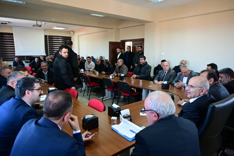 Yazıhan Bölge Muhtarlarıyla Bir Araya Gelen Başkan Er, 