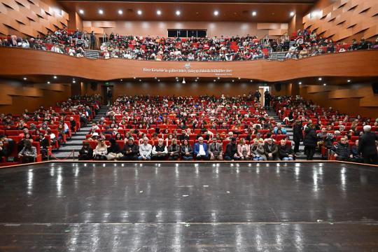 Mersin Şehir Tiyatrosu Ekibi, Kırşehir’de Büyük İlgiyle Karşılandı
