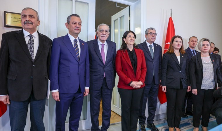 DEM HEYETİ İLE CHP GÖRÜŞMESİ SONA ERDİ... ÖZGÜR ÖZEL, “MECLİS” DEDİ…