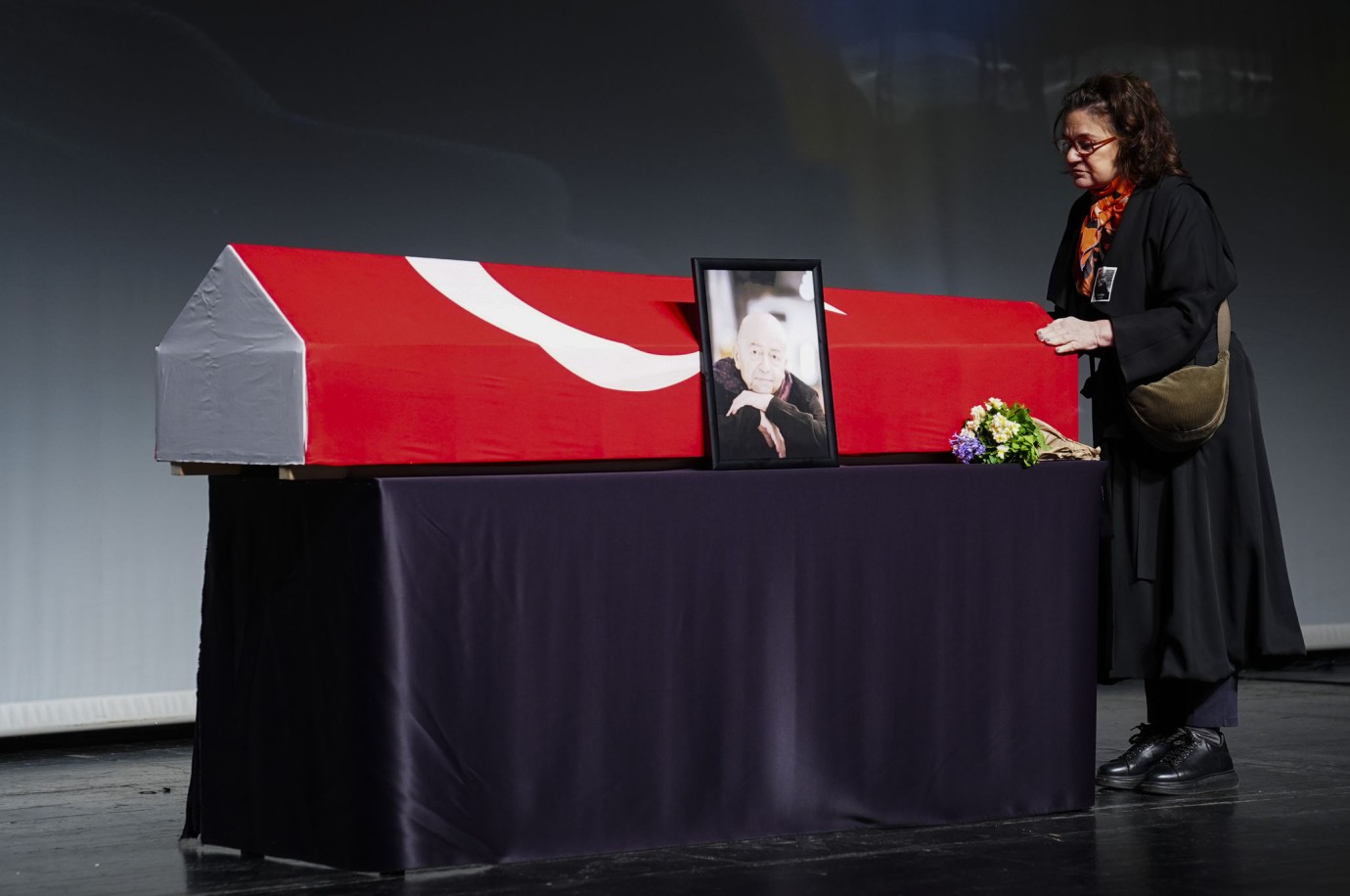 Ünlü Yazar Selim İLERİ sonsuzluğa uğurlandı