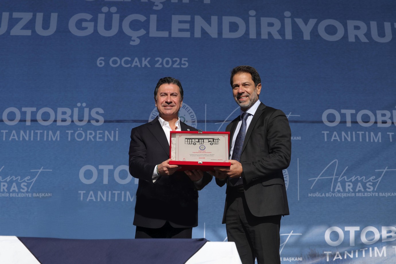 ANADOLU ISUZU, 2025 Yılının İlk Teslimatını MUĞLA BÜYÜKŞEHİR BELEDİYESİ’ne yaptı