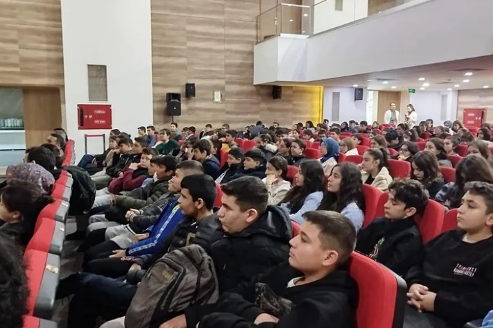 Büyükşehir Belediyesi'nden İşçi ve Öğrencilere Afet Bilinçlendirme Eğitimi