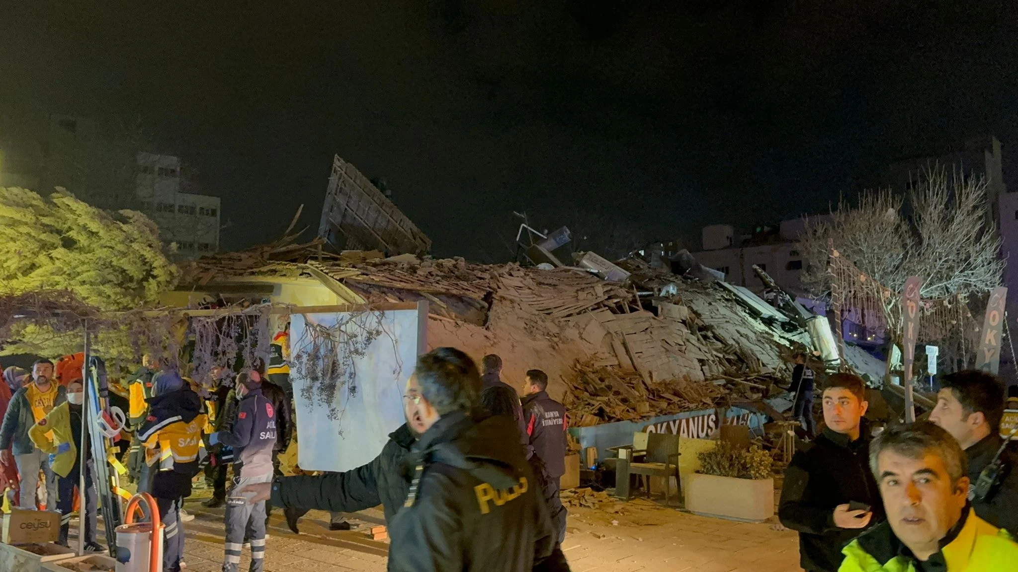 Konya'da çöken 4 katlı binada 2. kişinin de cansız bedenine ulaşıldı