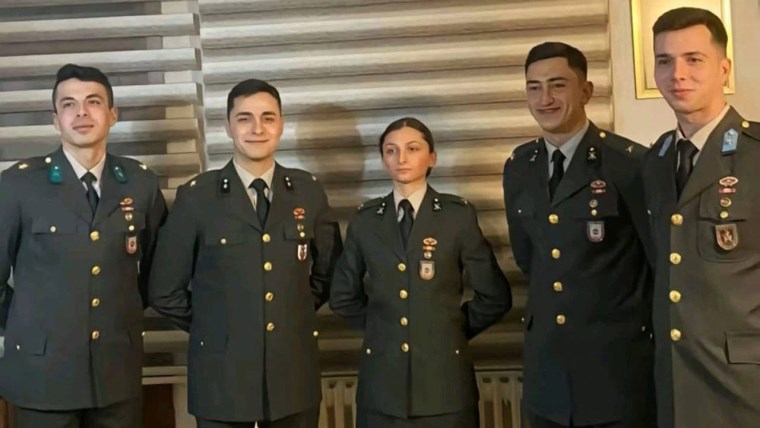 TÜRK ULUSU ACILI… Milli Savunma Bakanlığı, 5 Teğmen ile 3 Disiplin Amirini TSK'den attı