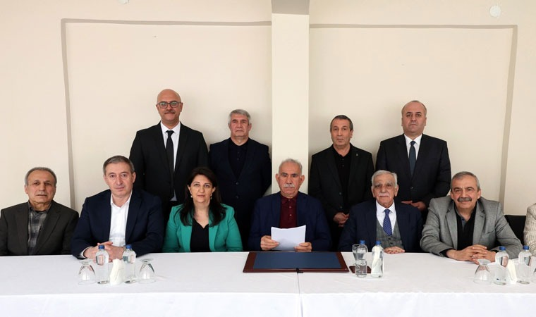ÖCALAN'DAN, TÜRKİYE'DE SORUN ÇÖZÜLMÜŞTÜR MEKTUBU: 