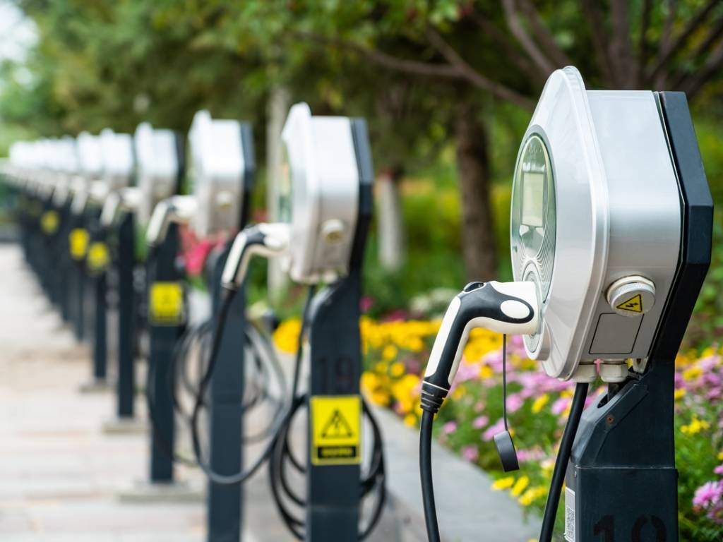 Trabzon'un Elektrikli Araçlar için Yol Haritası Belirlendi
