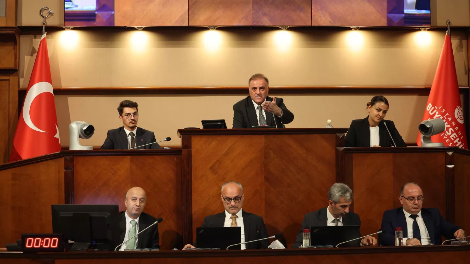 İMAMOĞLU'nun vekalet verdiği aday, İBB Başkanvekili seçildi!
