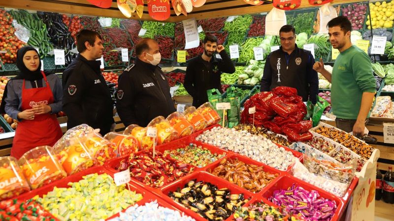 Şanlıurfa’da Çikolata ve Bayram Şekeri Satan İş Yerlerine Sıkı Denetim Yapıldı