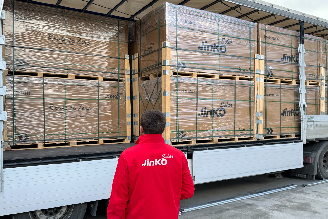 Jinko Solar, HSA Enerji İş Birliğiyle Türkiye’de Yerli Üretime Başladı