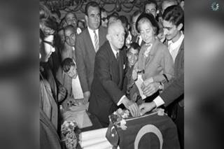 Türk siyaset tarihine ait ilginç arşiv belgesi!