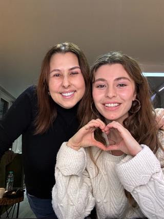 Söz yazarı Gülsen Karatoprak'tan Nilüfer'e özel şarkı: 'Sebebi Sen' pop listelerinde zirvede!
