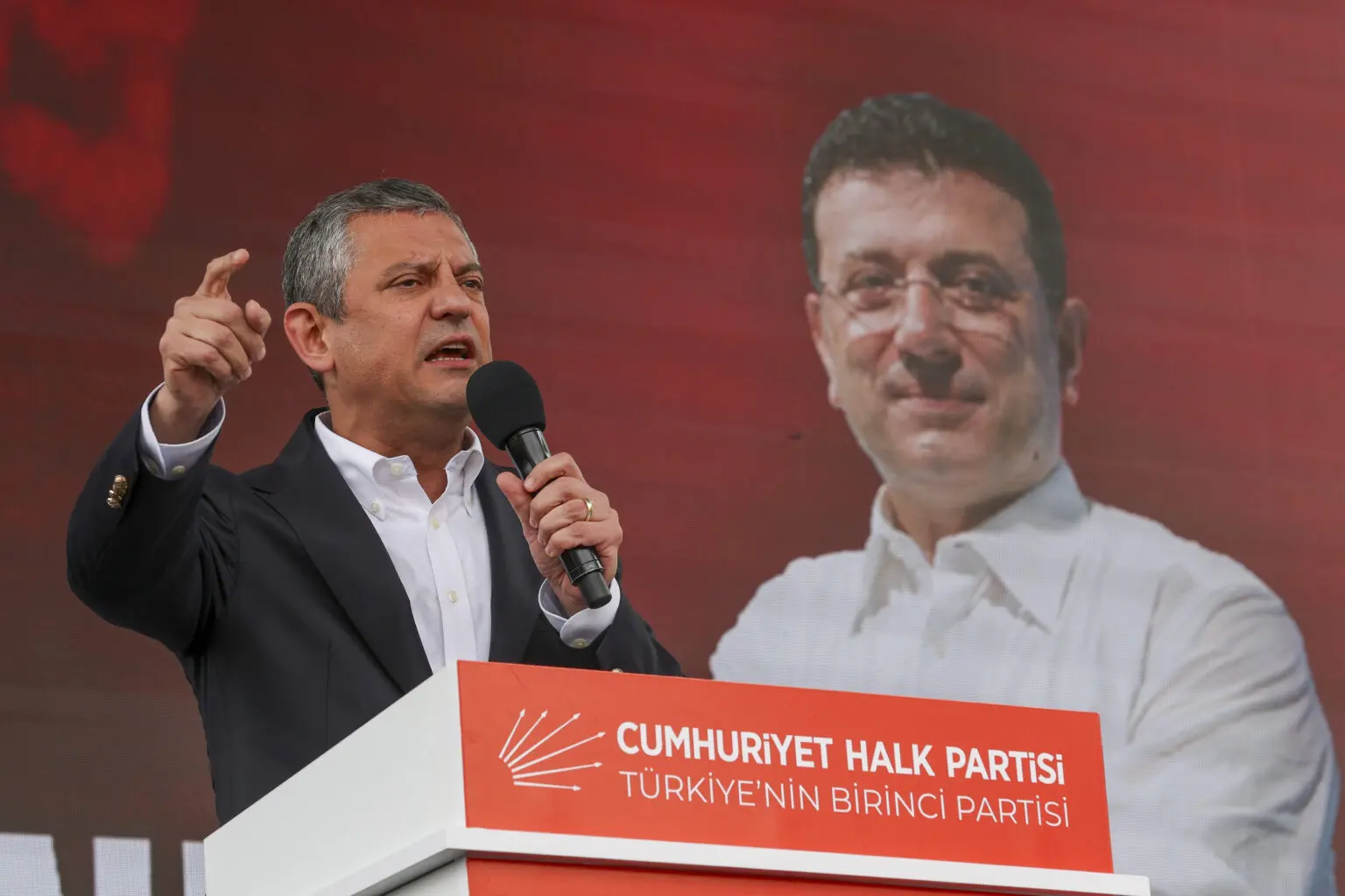 CHP Lideri Özgür ÖZEL, programlarını iptal etti, İSTANBUL’A GELİYOR!