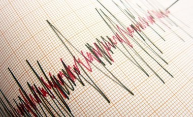 ELAZIĞ'DA 4.9 BÜYÜKLÜĞÜNDE DEPREM OLDU: Çevre illerden de duyumsandı!