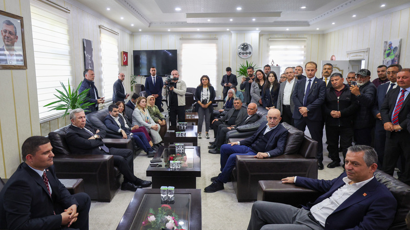 YAĞIZOĞLAN, KONYA'dan Şereflikoçhisar’a geçti, Belediye ve parti örgütünü ziyaret etti!