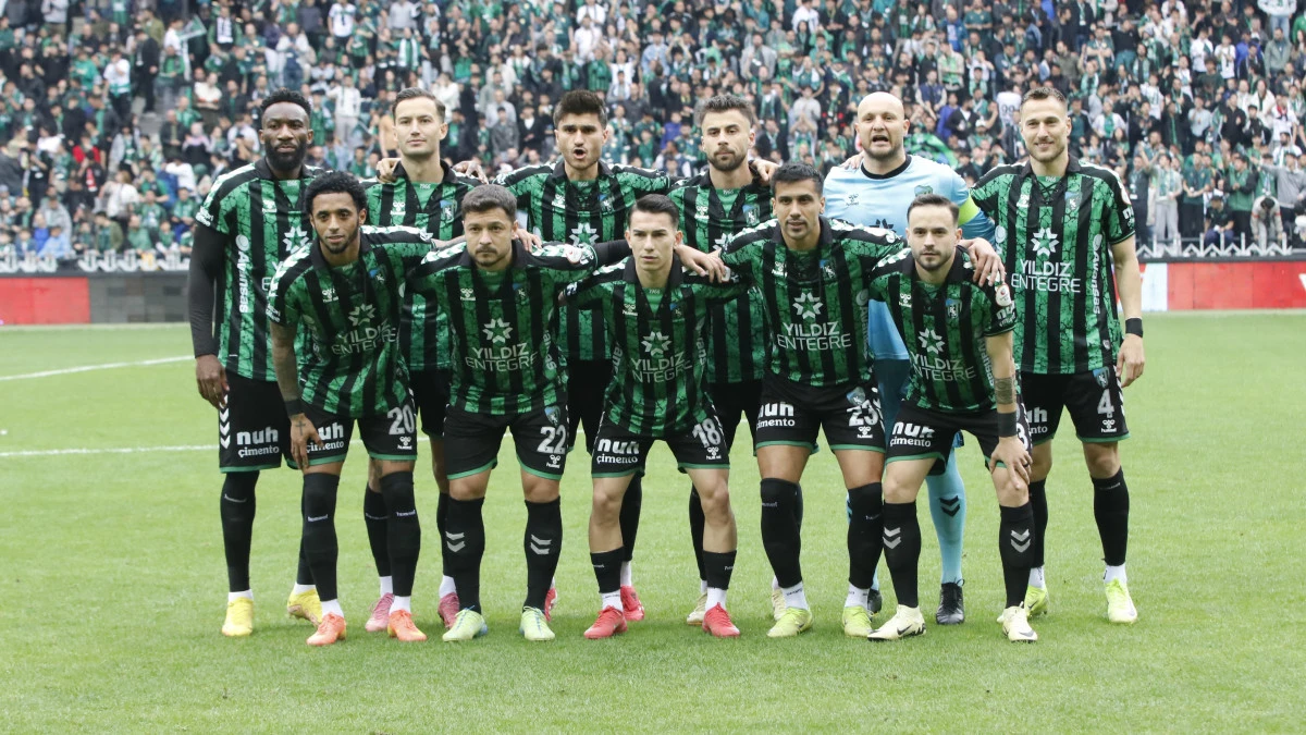 Kocaelispor’un 4-1’lik Şampiyonluk Kutlaması  