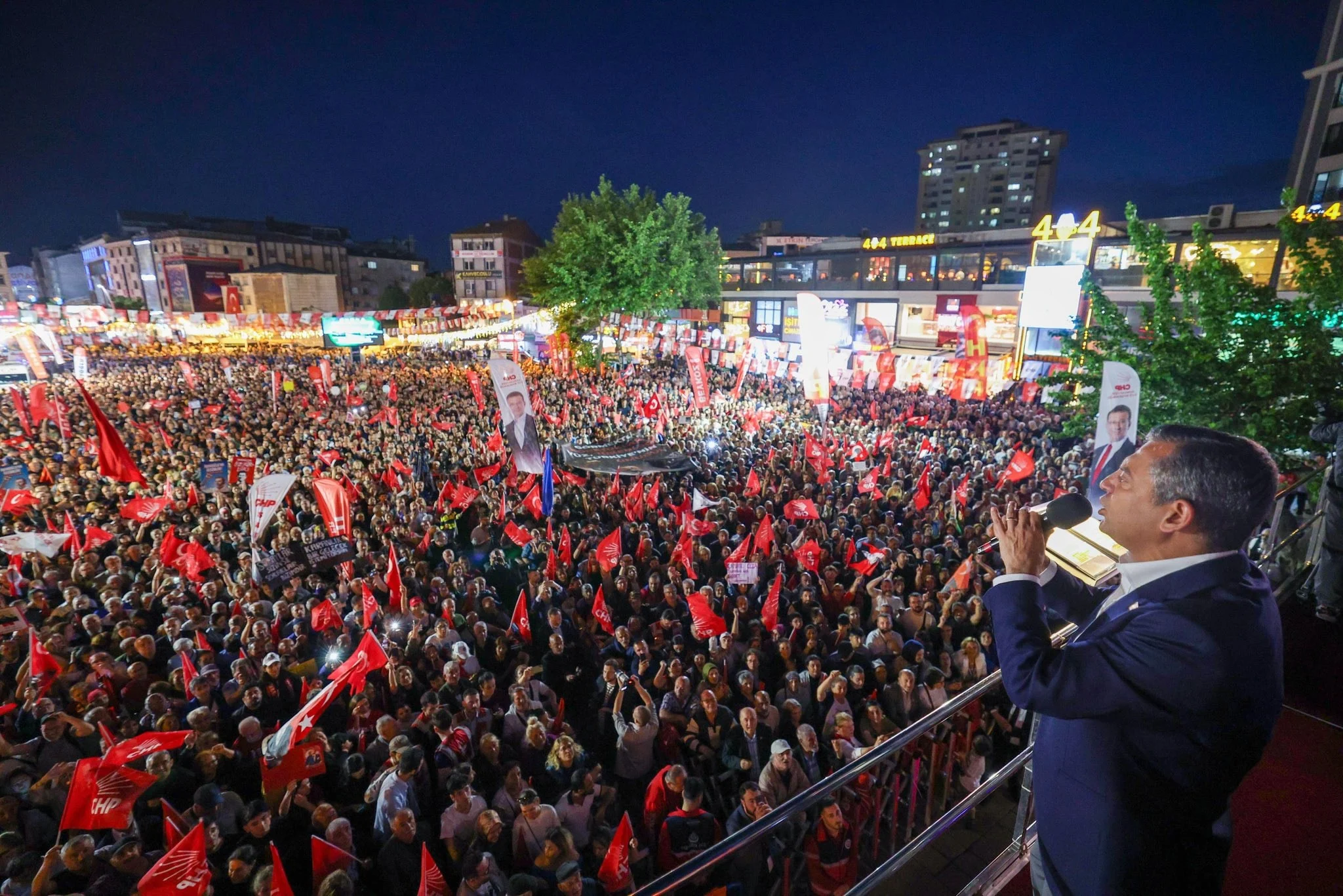 ESENLER'den seslenen Özgür ÖZEL: “Demokrasiyi Kuracak, ATATÜRK’ün Partisini İktidar, Ekrem İMAMOĞLU’nu Cumhurbaşkanı Yapacağız”