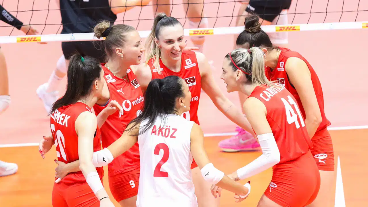 Çin’i de 3-2 yenen A Milli Kadın Voleybol Takım, Milletler Ligi'nde 4'te 4 yengiye ulaştı!