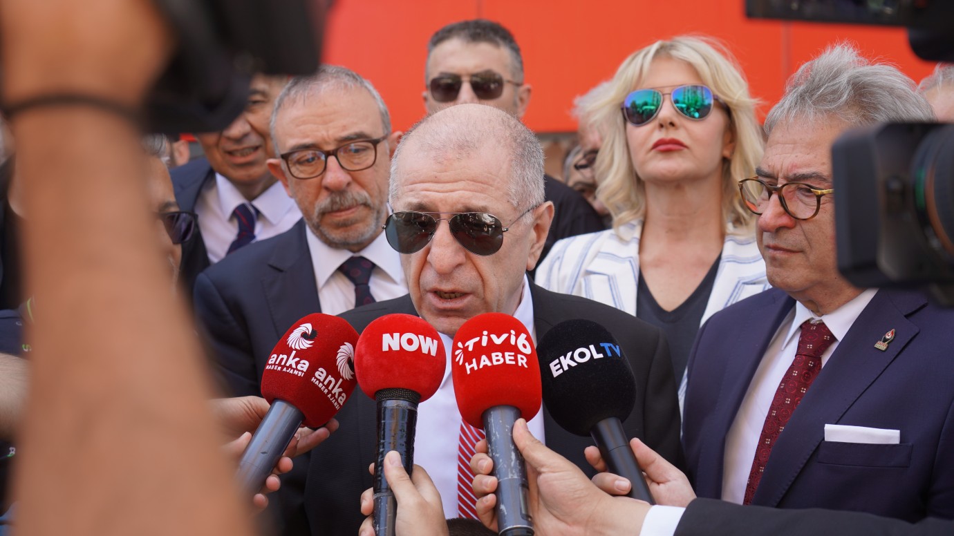 Prof. Dr. Ümit Özdağ, Parti Genel Merkezi önünde basın açıklaması yaptı