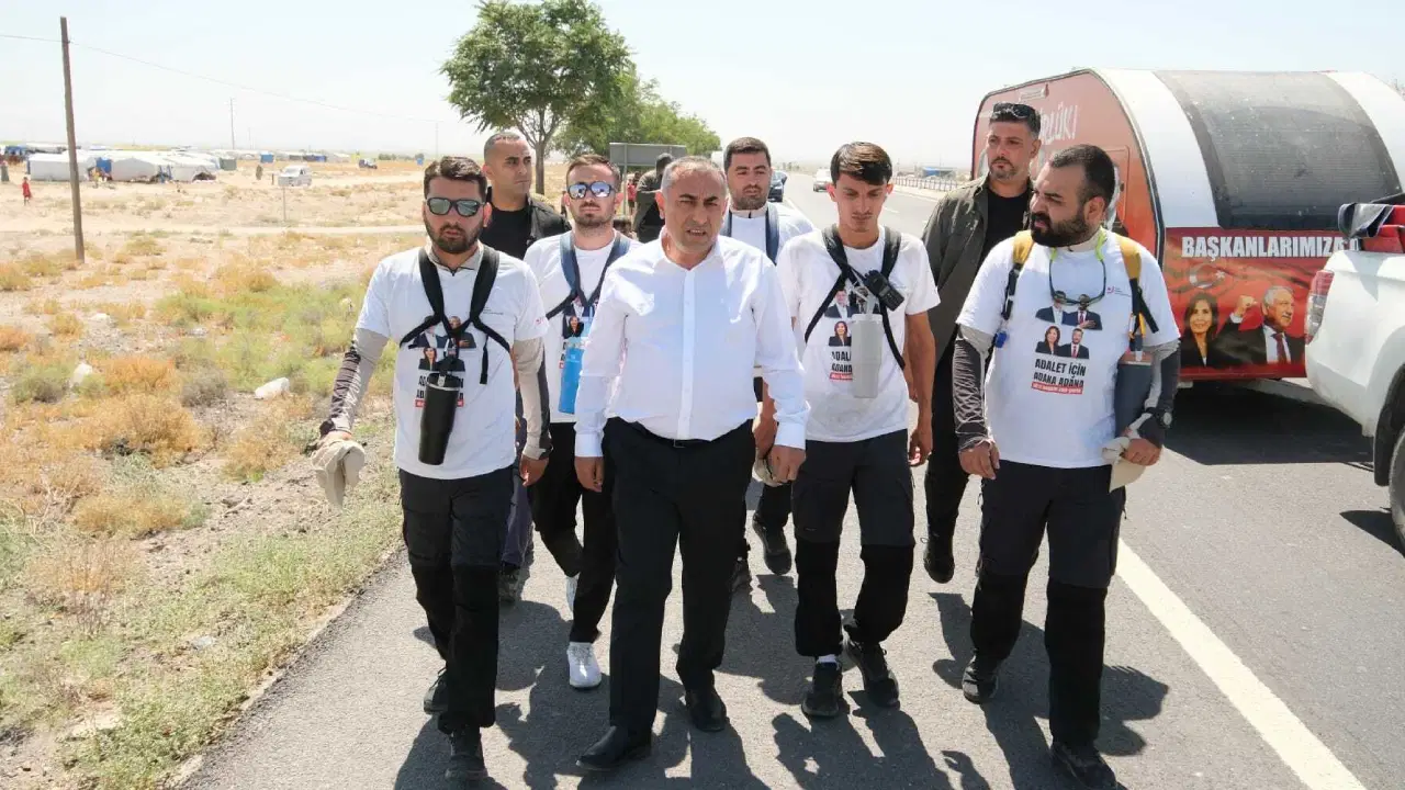 Adana'dan Silivri'ye 'özgürlük' yürüyüşü yapan gençler Pozantı’ya vardı… Karalar'dan mesaj!
