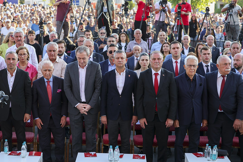  Özgür ÖZEL, HACIBEKTAŞ'TA: “CHP’nin Genel Başkanı Olarak Dergâhın Önündeki Karadutun Gölgesinde Durmaya Söz Veriyorum”