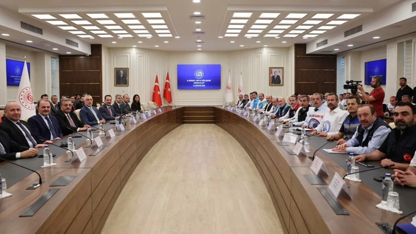  Memurlar ve Emeklilere “KABUL EDİLEMEZ”    SON TEKLİF: YÜZDE 1 DAHA!  