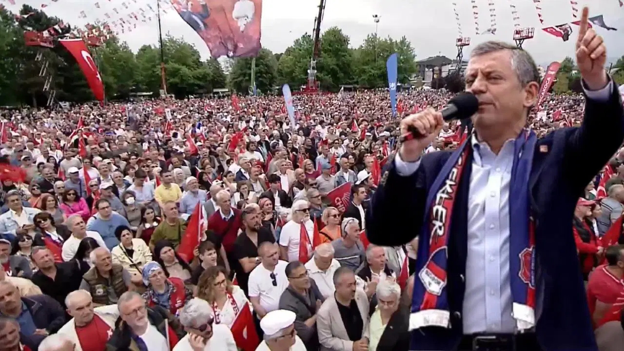 CHP Lideri Özgür Özel, İstanbul’da… Bu akşam 20.30’da ÜSKÜDAR’dan seslenecek!
