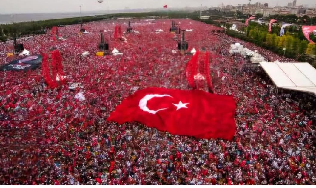 İstanbul Valiliği, CHP mitingi öncesi Şişhane metro istasyonu çıkışlarını kapattı!  