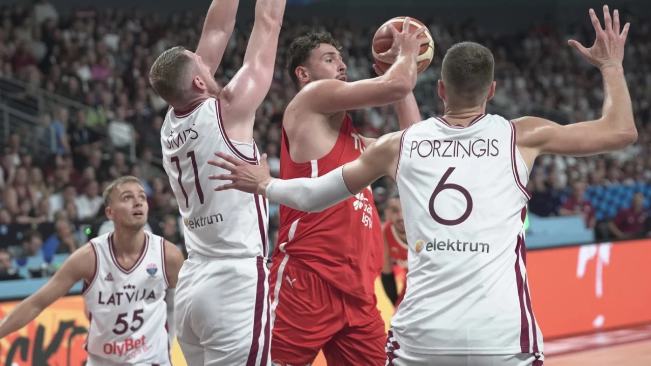 12 Dev Adam, EuroBasket 2025'e Ev Sahibini Yenerek Başladı: LETONYA 73 - 93 TÜRKİYE  