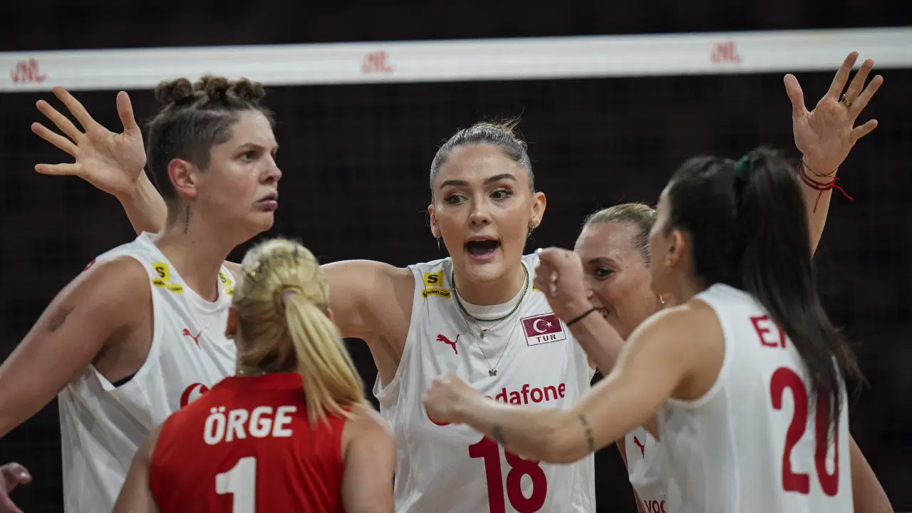 Dünya Şampiyonluğu Final setine kaldı, eşitliği yine sağladık:  TÜRKİYE 2-2 İTALYA 