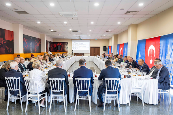 Başkan Tugay: İzmir’i Öncü Kent Haline Getirmek İçin Çalışıyoruz