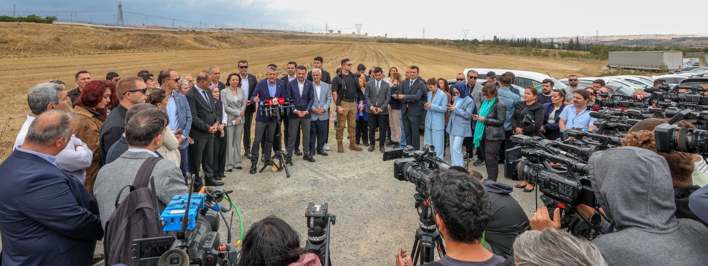 CHP Lideri ÖZEL: “Bir Tarafta Yargılanmayan ve Yargılayan Bir Yiğit, Karşısında Gözüne Bakamayan İddia Makamı Var”