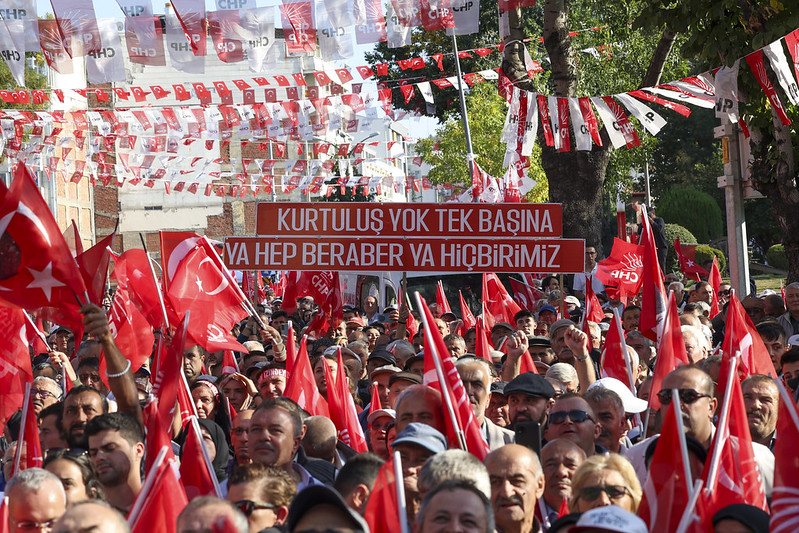 Afyonkarahisar'da konuşan Özgür ÖZEL: “EKREM Başkanın da MANSUR Başkanın da Arkasında MİLLET VAR. Onları Kimseye Kurban Etmeyiz”