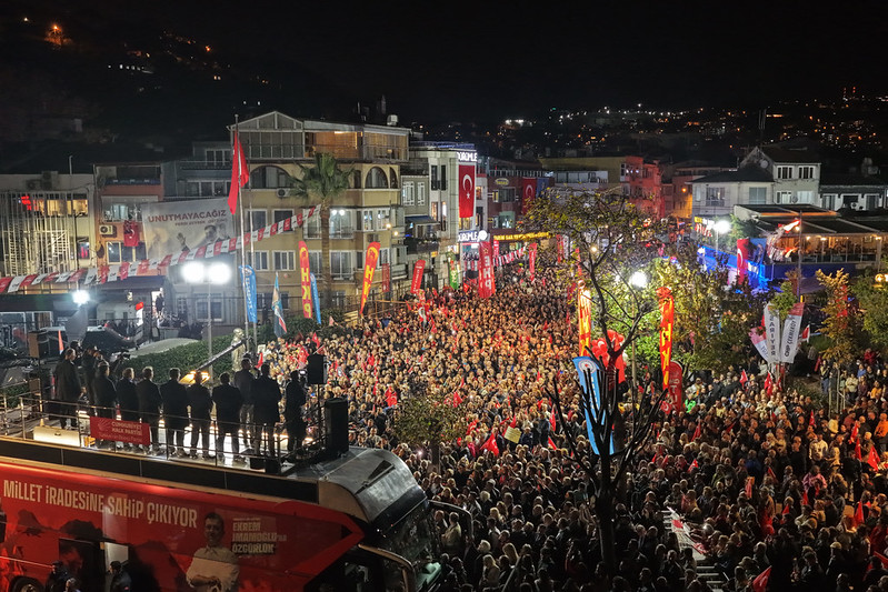 Özgür ÖZEL: 