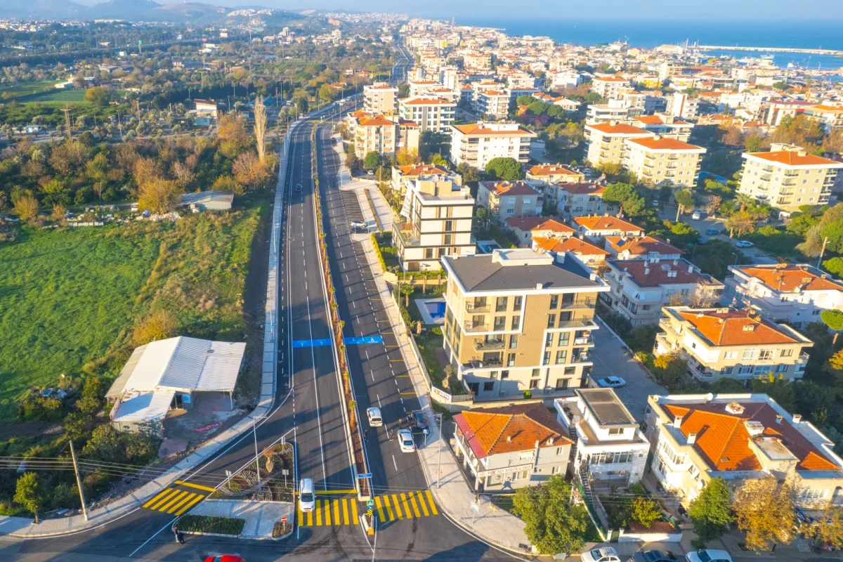 İzmir’de Trafiği Rahatlatacak Cumhuriyet Bulvarı’nda İlk Aşama Bitti