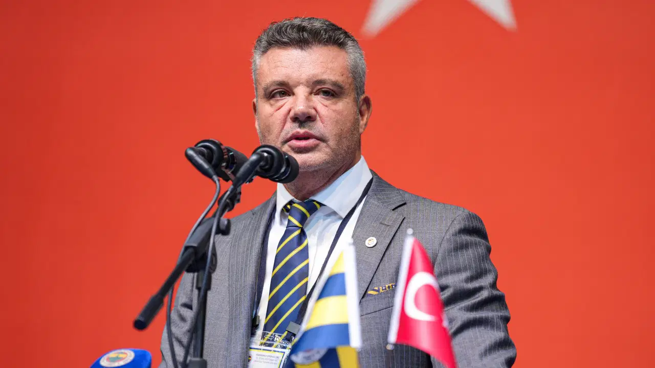 Evinde arama yapılan Fenerbahçe Kulübü Başkanı Saadettin Saran, ifade vermek için Türkiye’ye döndü!