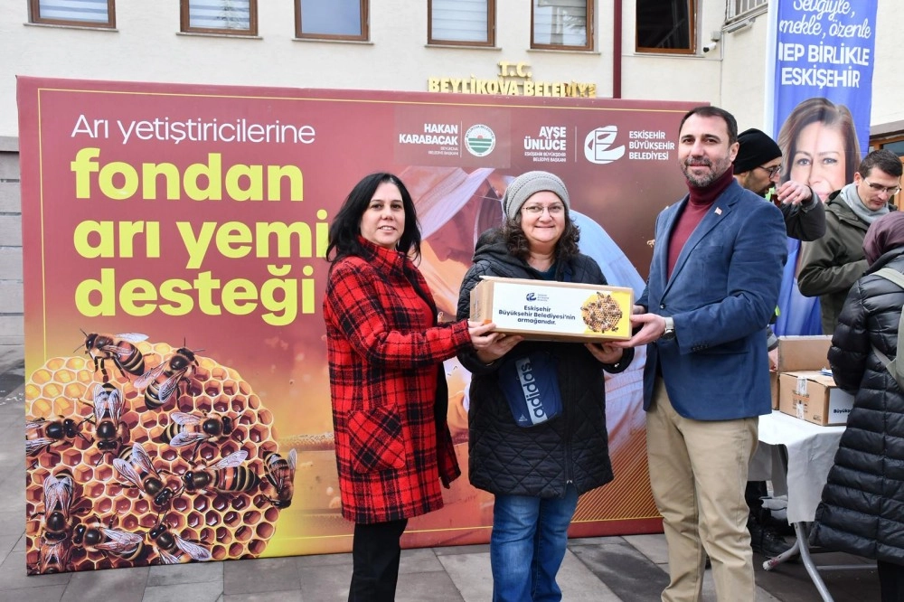 Eskişehir’de Üreticilere Arı Yemi Desteği Sürüyor!