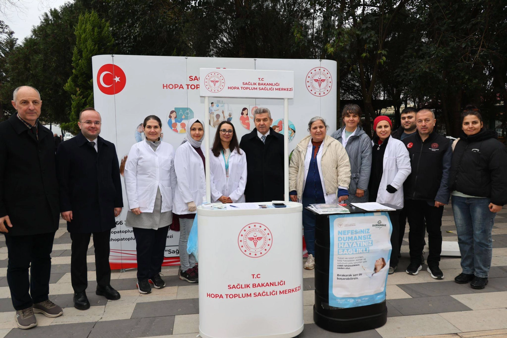 Vali Ergün Hopa’da Yeşilay Çalışmalarını İnceledi