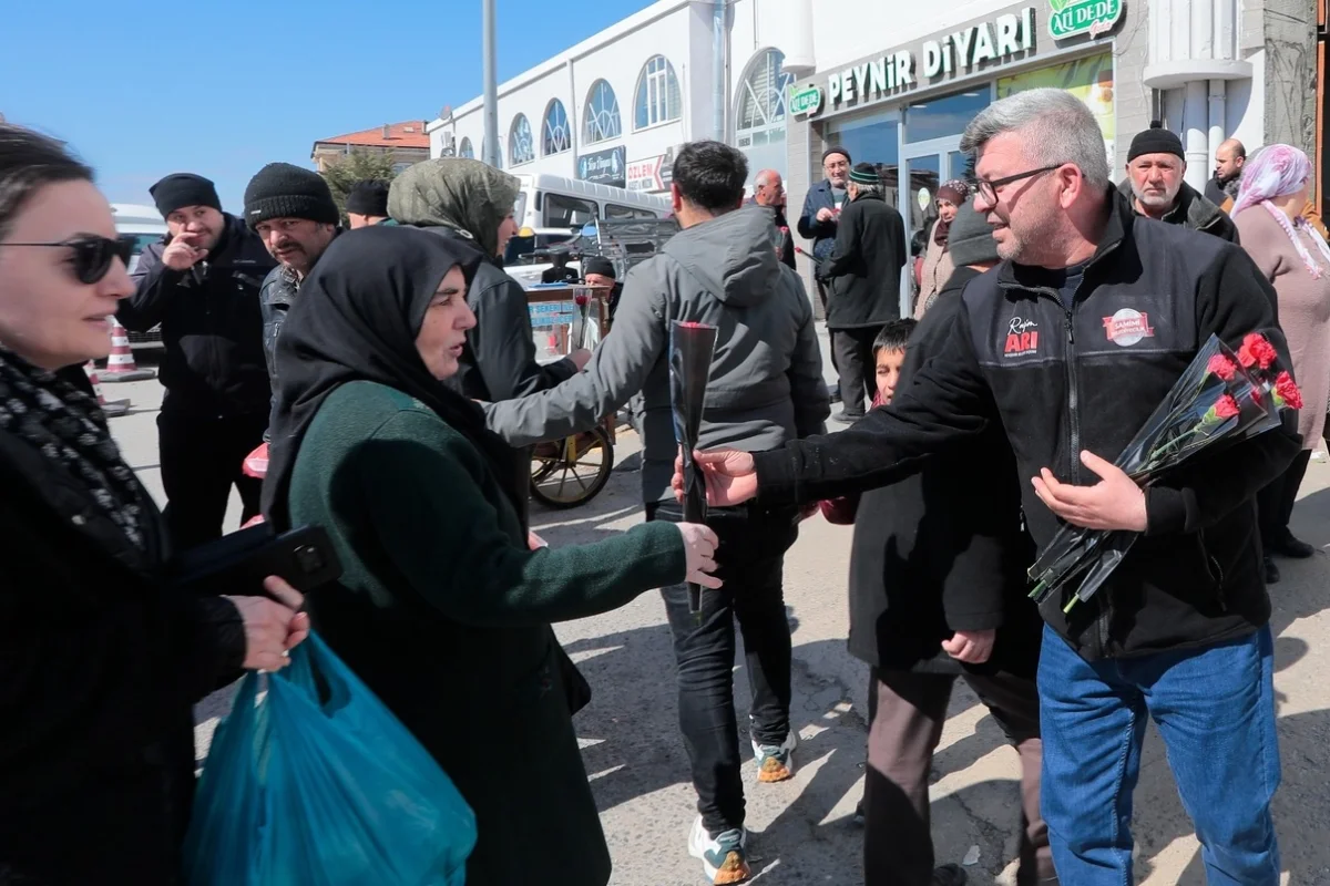 Nevşehir Belediyesi’nden Kadınlara 8 Mart’ta 5 Bin Çiçek
