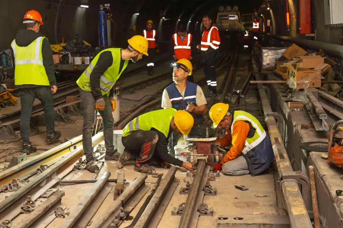 Bornova Metro Hattında Ray Yenileme Çalışmaları Başladı