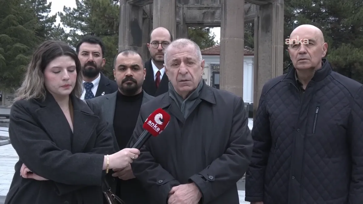 Prof. Dr. Ümit Özdağ, Ankara Cebeci Askeri Şehitliği’ni ziyaret etti!