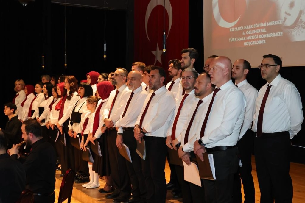Kütahya’da 4. Geleneksel Halk Müziği Konseri Unutulmaz Geceye Sahne Oldu