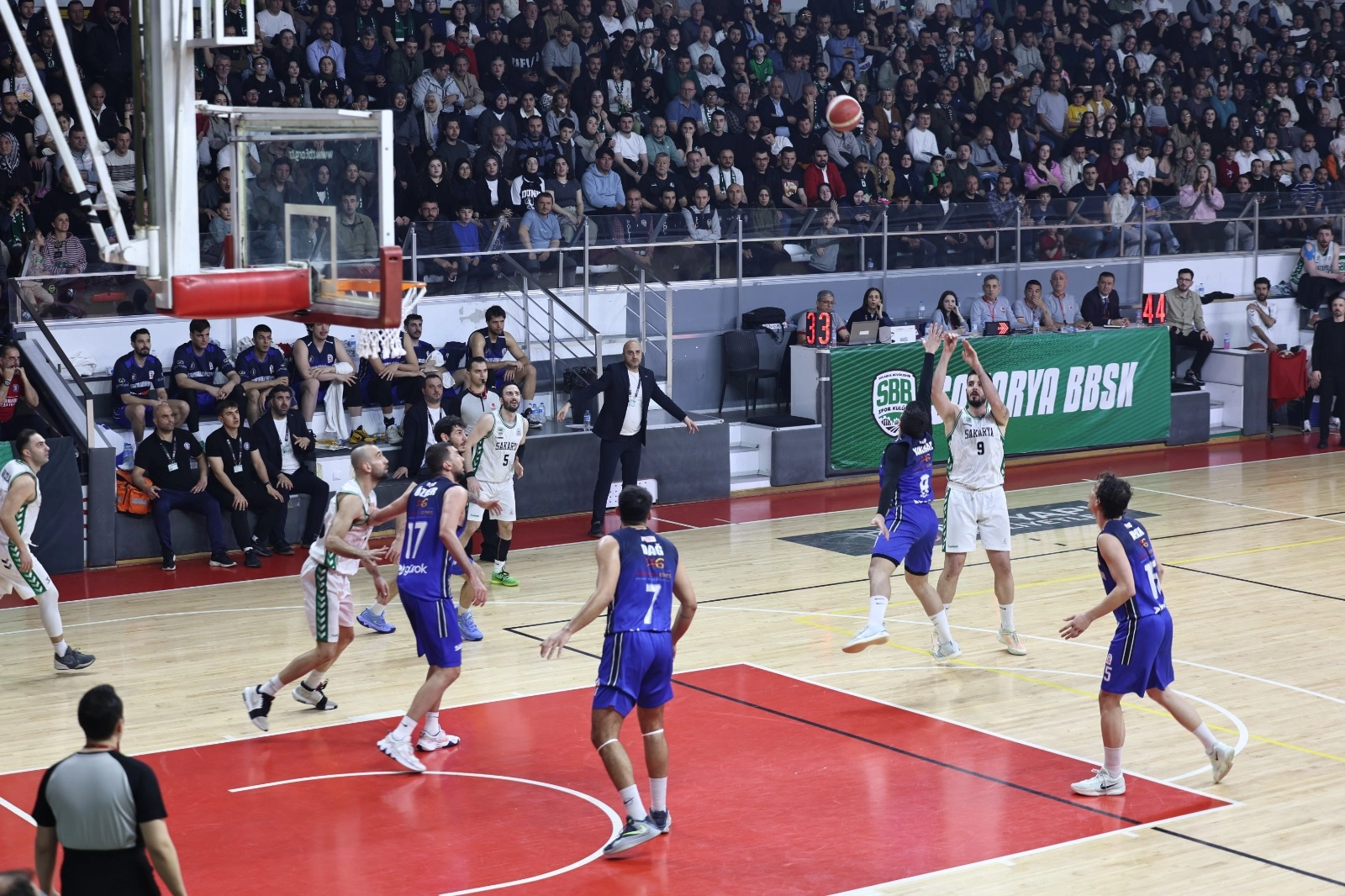 Sakarya Potada İlk Maçı Kazandı