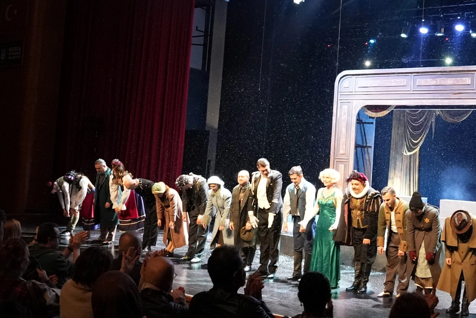 Kocaeli Şehir Tiyatroları Bursa Festivali’nde Tam Not Aldı