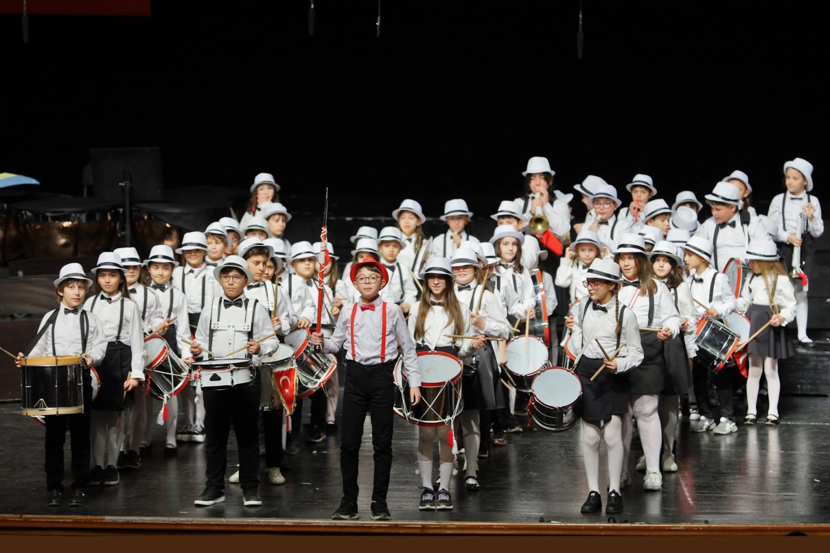 Bursa’da 23 Nisan Çocuk Şenliği Müzik Ziyafetiyle Kutlandı