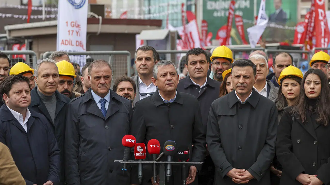 TARİHİ BULUŞMA; Özgür ÖZEL: 